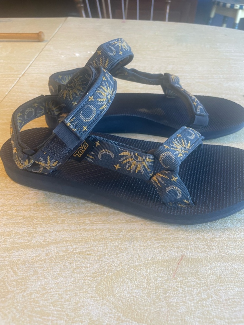 Teva Navy Sandals with Yellow Accent Pattern women’s eight 8 - Picture 5 of 11